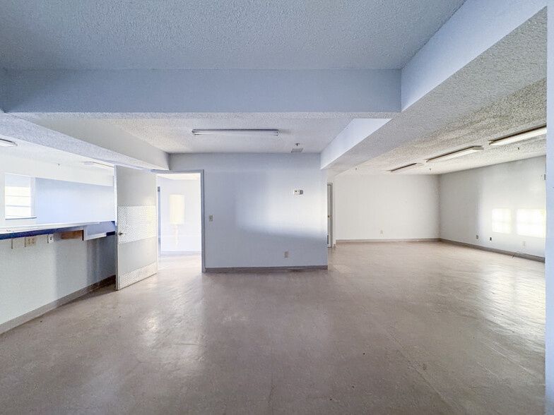 13505 Regional Dr, Laredo, TX for lease - Building Photo - Image 2 of 7