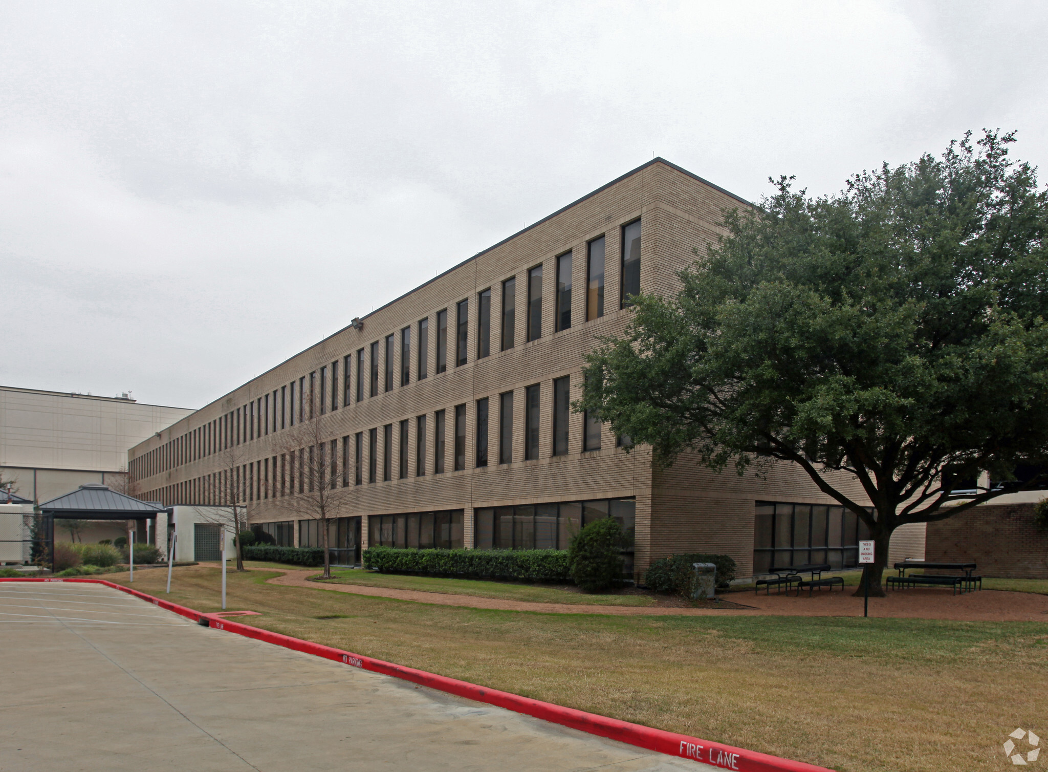 1740 W 27th St, Houston, TX for lease Primary Photo- Image 1 of 8