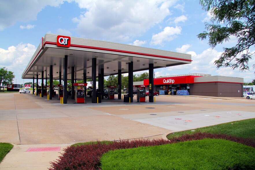 1907 Hawkins Rd, Fenton, MO for sale - Building Photo - Image 1 of 1