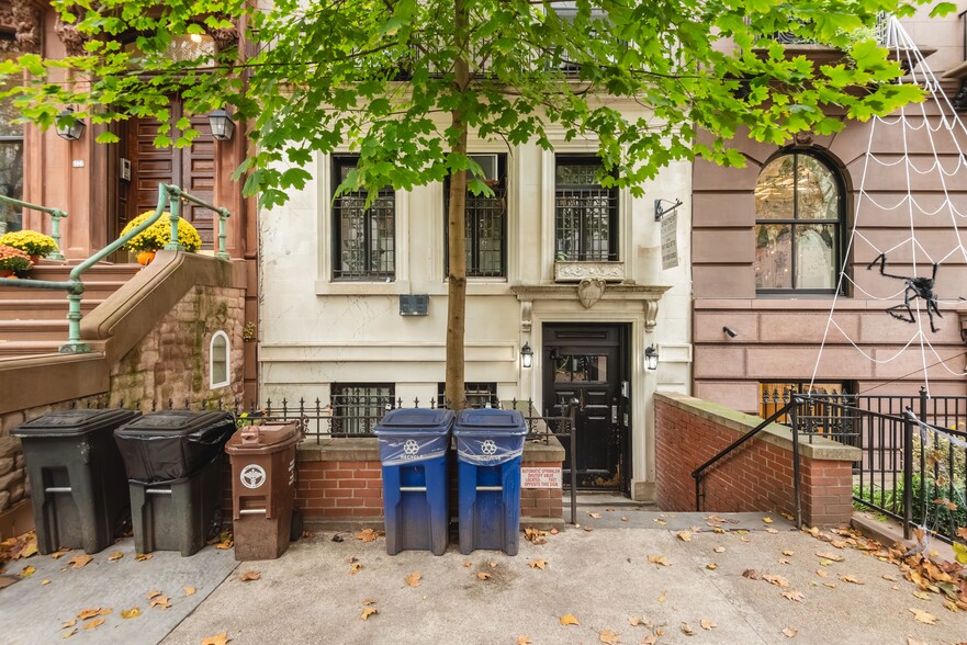 102 Pierrepont St, Brooklyn, NY for sale - Building Photo - Image 2 of 42