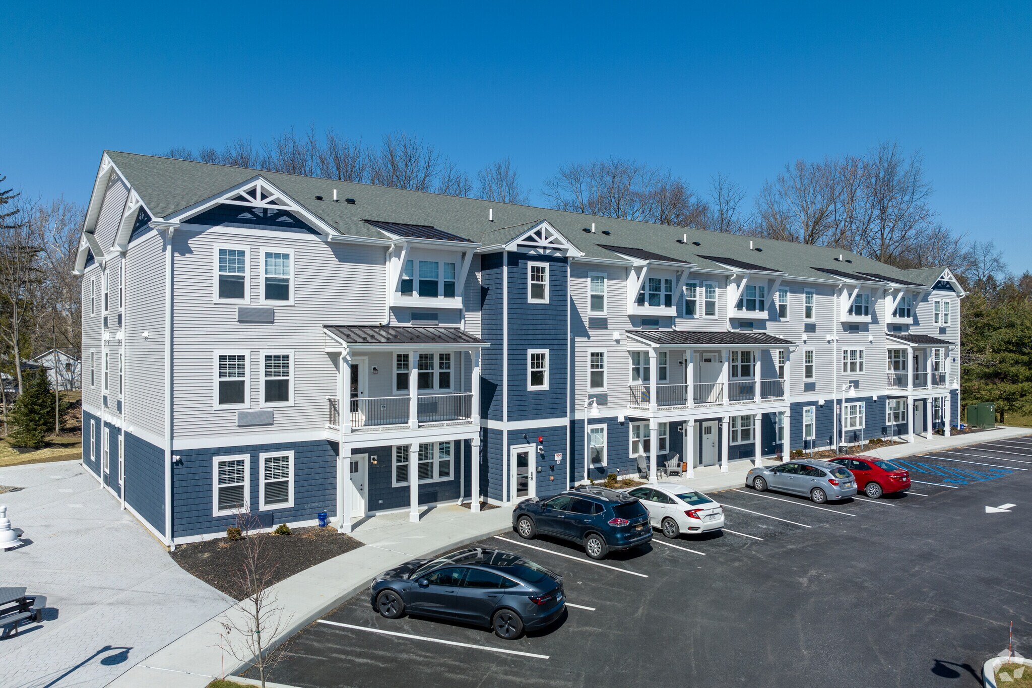 35 Violet Ave, Poughkeepsie, NY for lease Primary Photo- Image 1 of 20