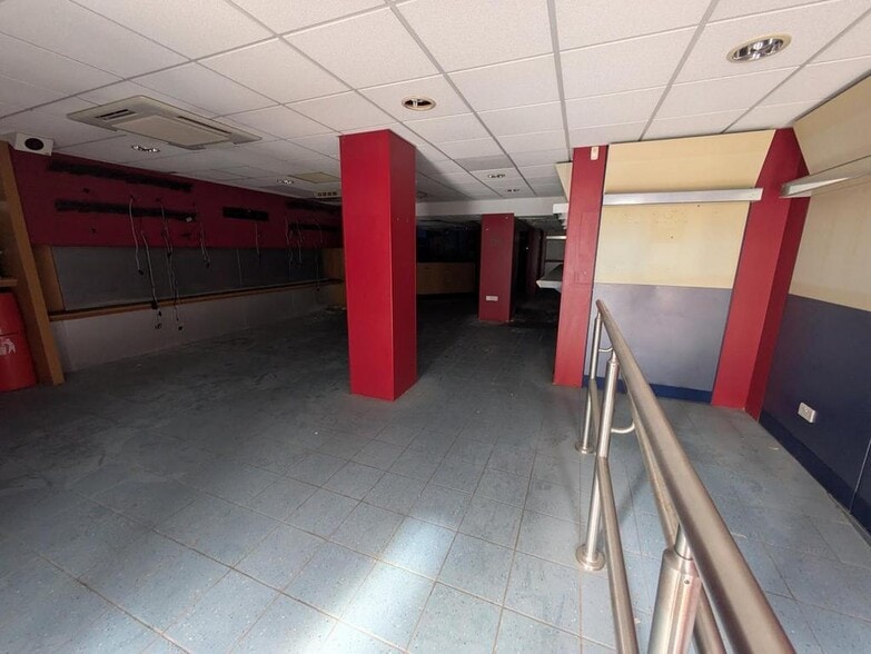 221-227 High St, Guildford for lease - Building Photo - Image 2 of 4