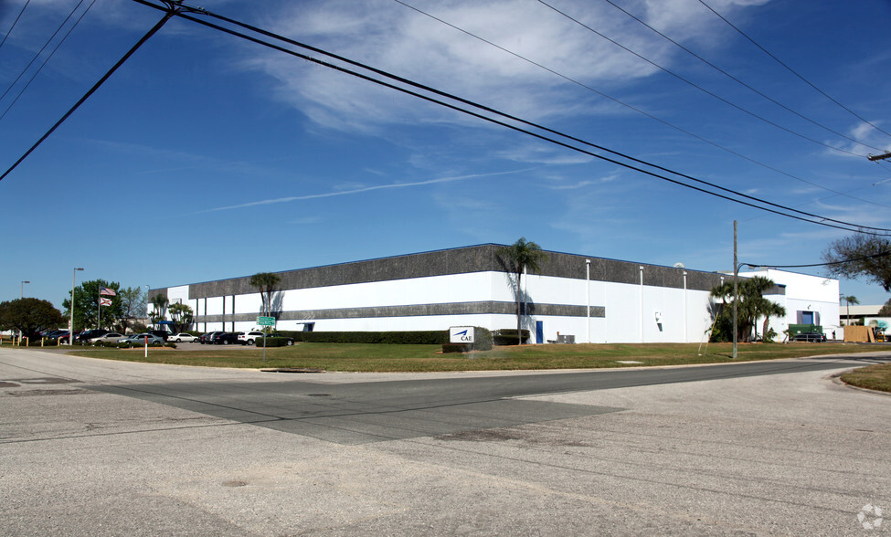 4908 Tampa West Blvd, Tampa, FL for lease - Building Photo - Image 1 of 3