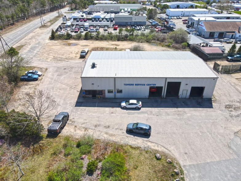 606 MacArthur Blvd, Pocasset, MA for sale - Building Photo - Image 2 of 14