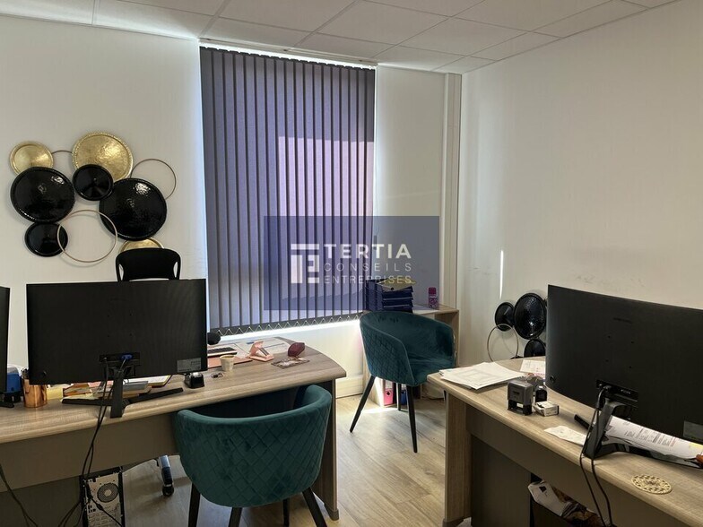 Office in Montpellier for lease - Interior Photo - Image 2 of 6