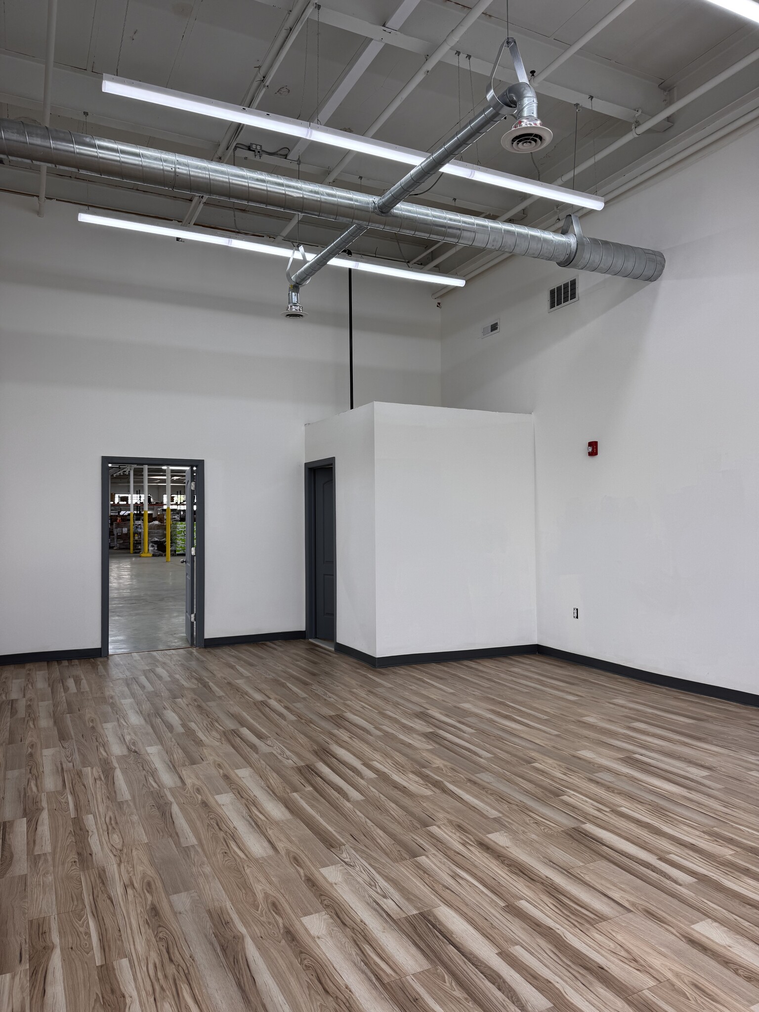 746 Gotham Pky, Carlstadt, NJ for lease Interior Photo- Image 1 of 16