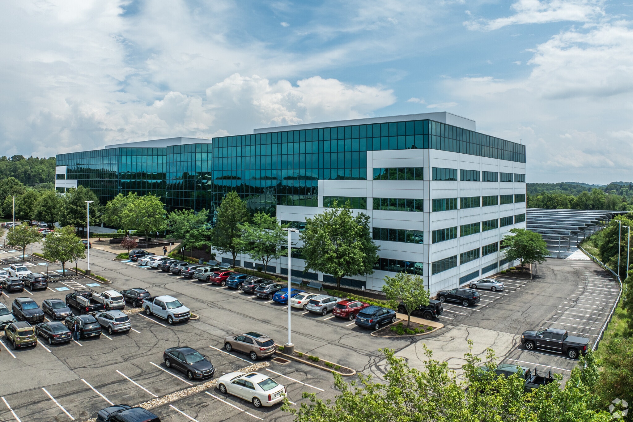 1000 Omega Dr, Pittsburgh, PA for lease Primary Photo- Image 1 of 6