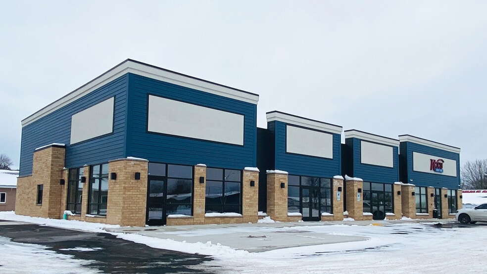 660 S Albert Ave, Reedsburg, WI for lease - Building Photo - Image 2 of 5