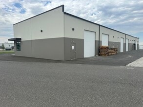 2201 Commercial Ave, Pasco, WA for lease Building Photo- Image 1 of 5