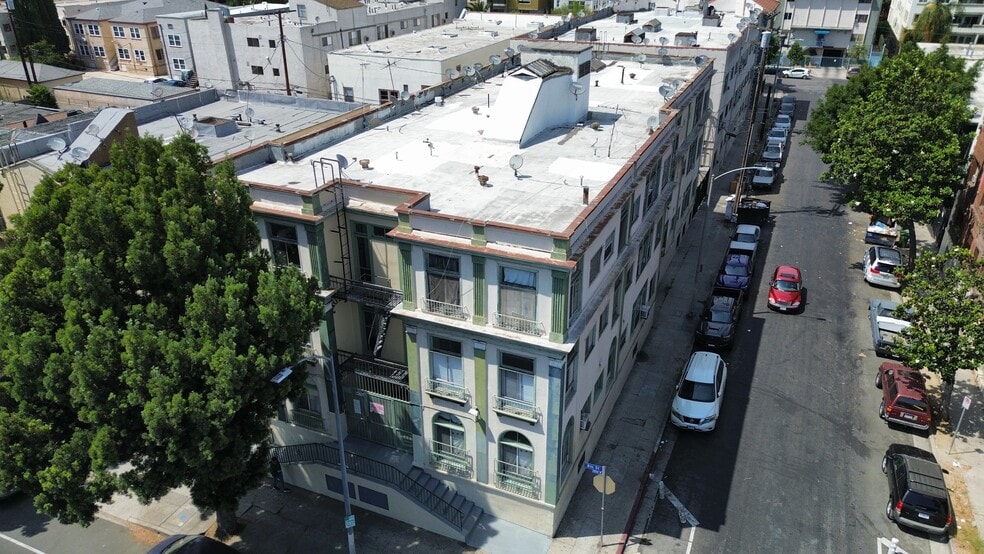 2809 W 8th St, Los Angeles, CA for sale - Building Photo - Image 2 of 9