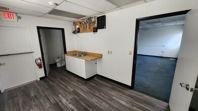 3201 W Sahara Ave, Las Vegas, NV for lease Interior Photo- Image 2 of 5