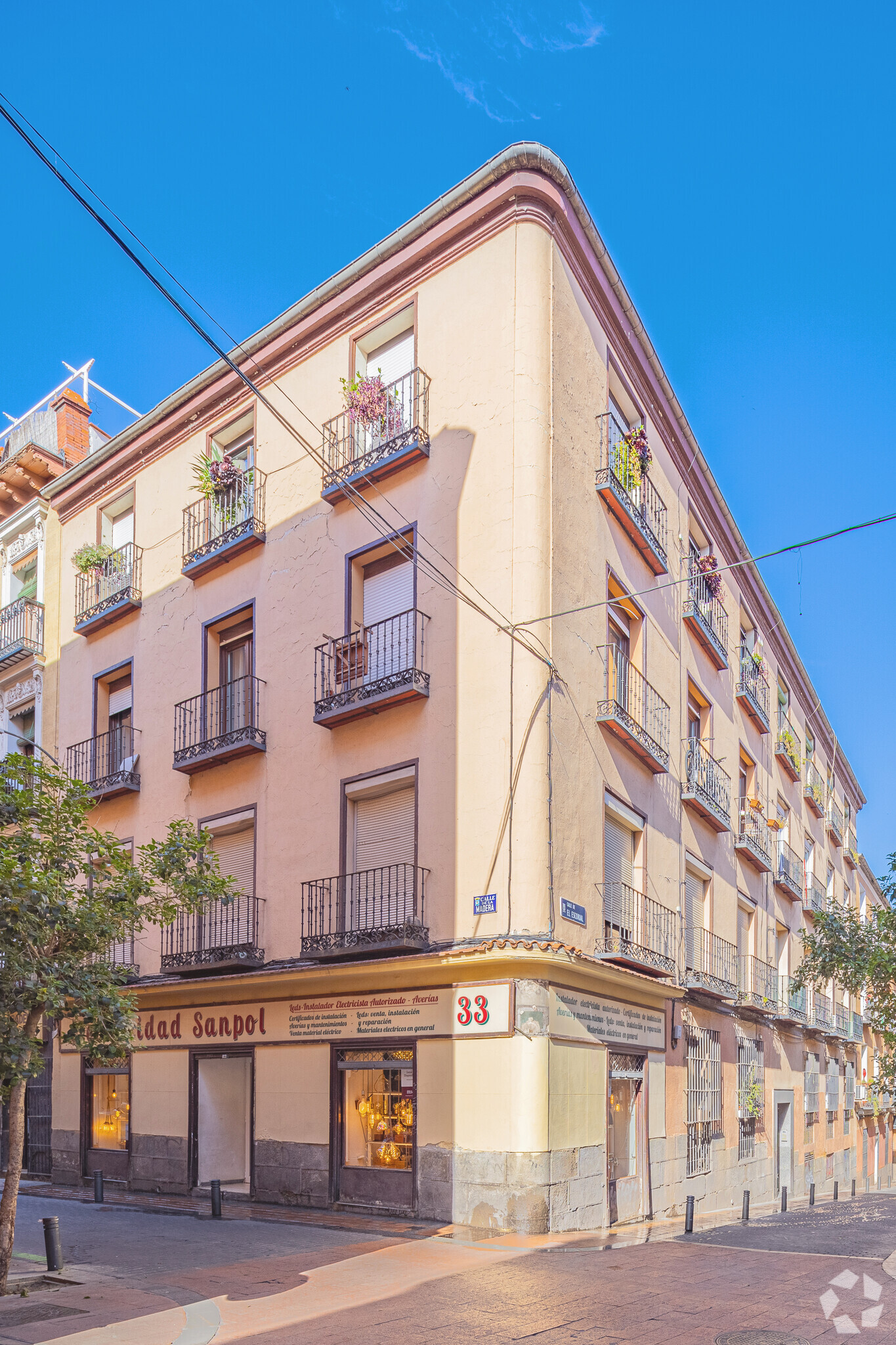 Calle Madera, 33, Madrid, Madrid for lease Primary Photo- Image 1 of 3