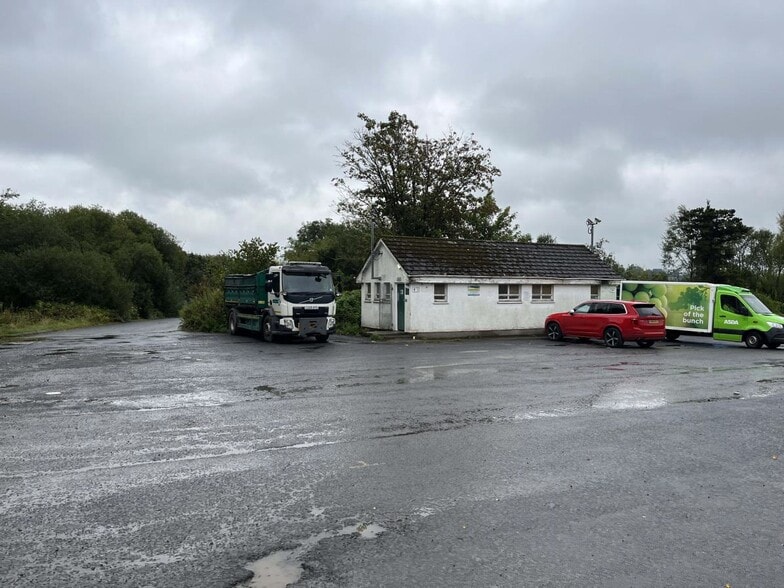 Carmarthen Rd, Kilgetty for sale - Building Photo - Image 2 of 5