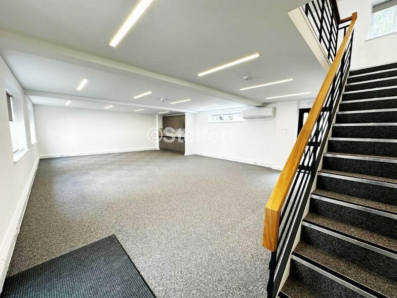 27-29 Vauxhall Grove, London for lease - Building Photo - Image 3 of 16