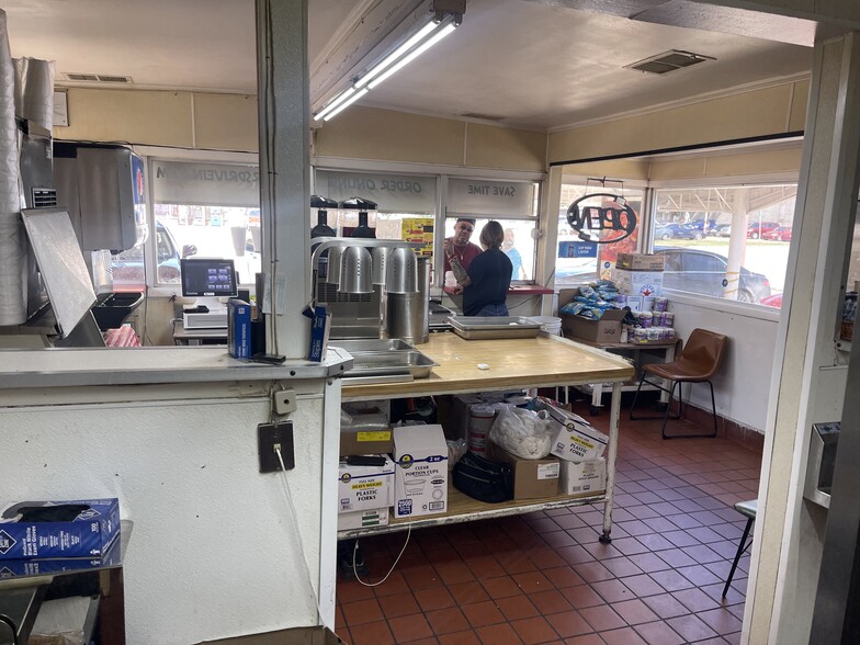 McKinney Retail Portfolio portfolio of 2 properties for sale on LoopNet.com - Building Photo - Image 3 of 18