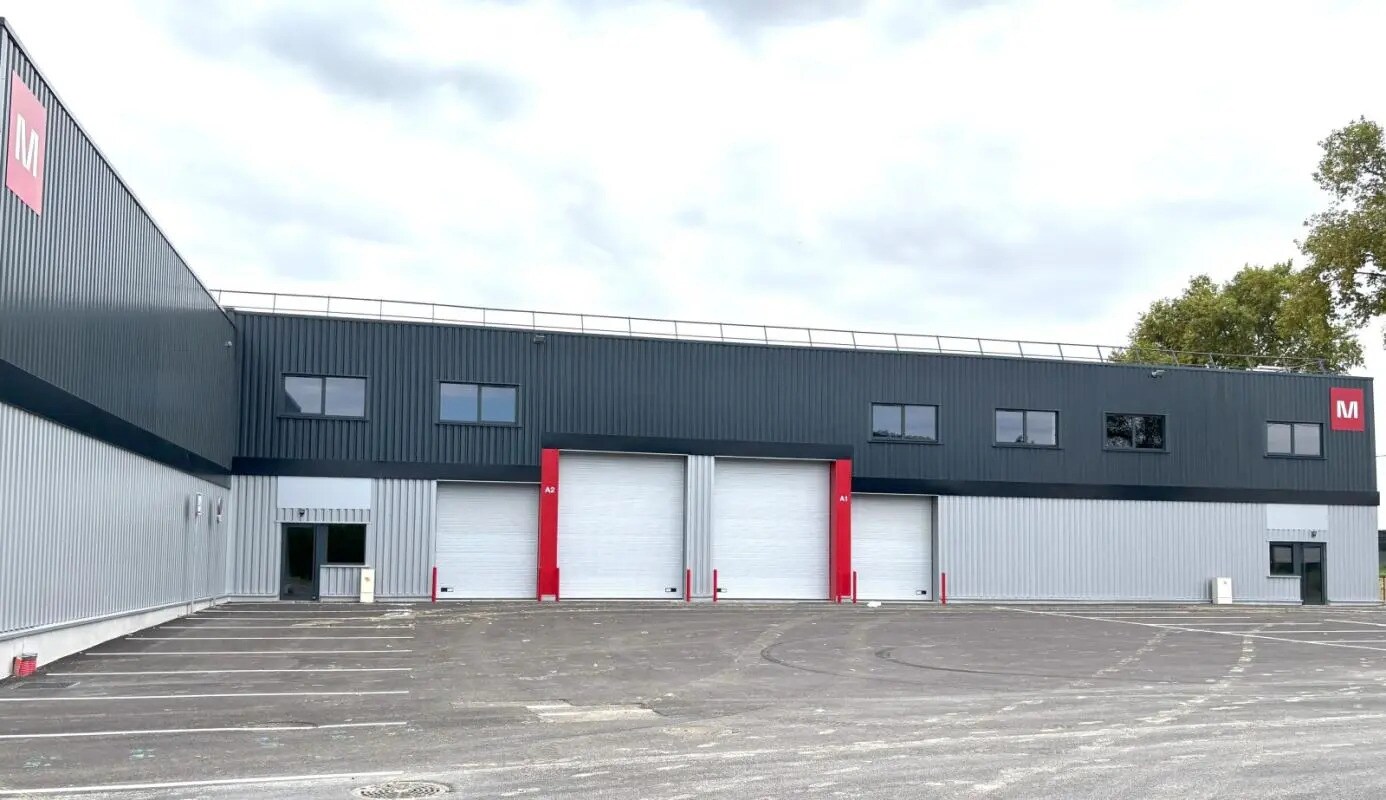 Flex in Bruguières for lease Building Photo- Image 1 of 24