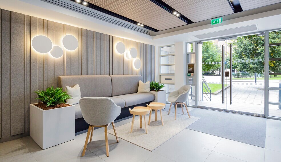 25 King St, Bristol for lease - Lobby - Image 1 of 4