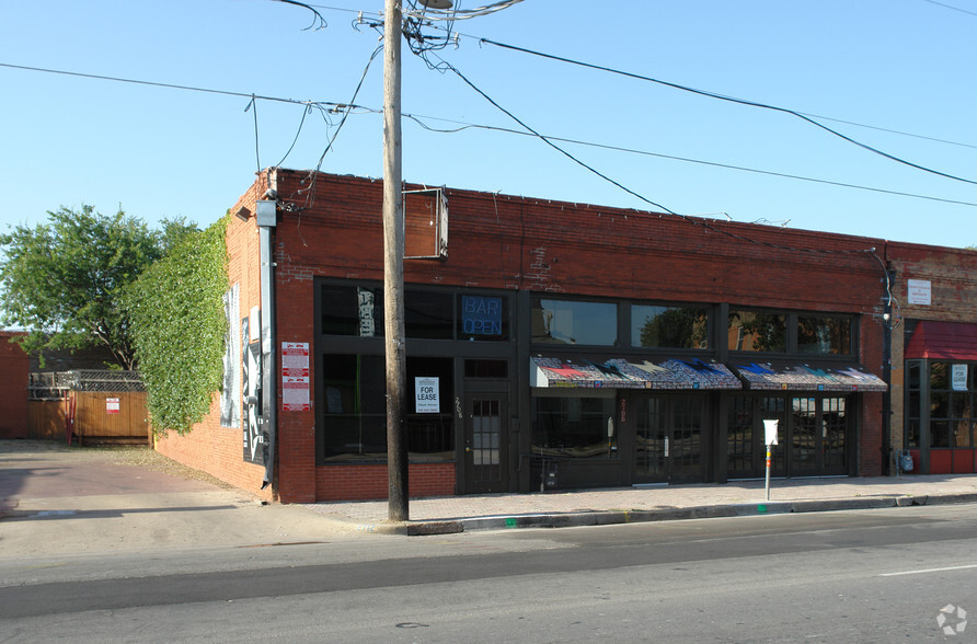 2706 Elm St, Dallas, TX for lease - Primary Photo - Image 1 of 4