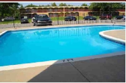 1413 Cambridge Pl, Manhattan, KS for sale - Building Photo - Image 1 of 1