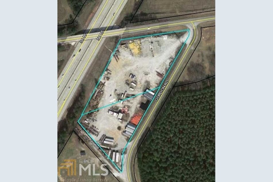 97 Gordon Rd, Newnan, GA 30263
