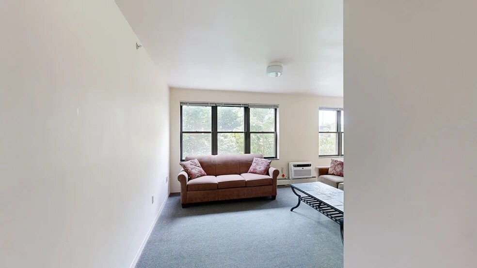 325-327 Eddy St, Ithaca, NY for sale - Matterport 3D Scan - Image 3 of 59