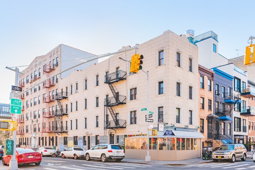 774 Driggs Ave, Brooklyn, NY for sale - Building Photo - Image 1 of 1