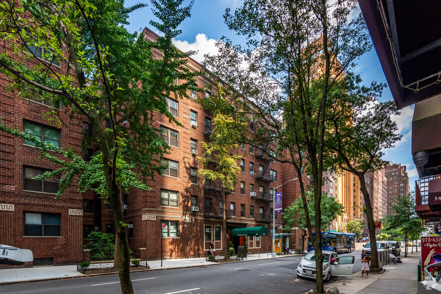 877 1st Ave, New York, NY for sale - Primary Photo - Image 1 of 1