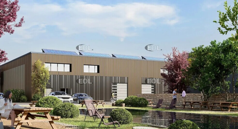 Flex in Amblainville for sale - Building Photo - Image 2 of 4