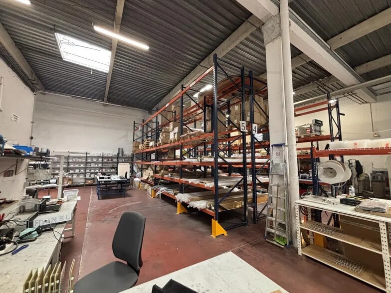 Industrial in Tremblay-en-France for lease - Building Photo - Image 2 of 17