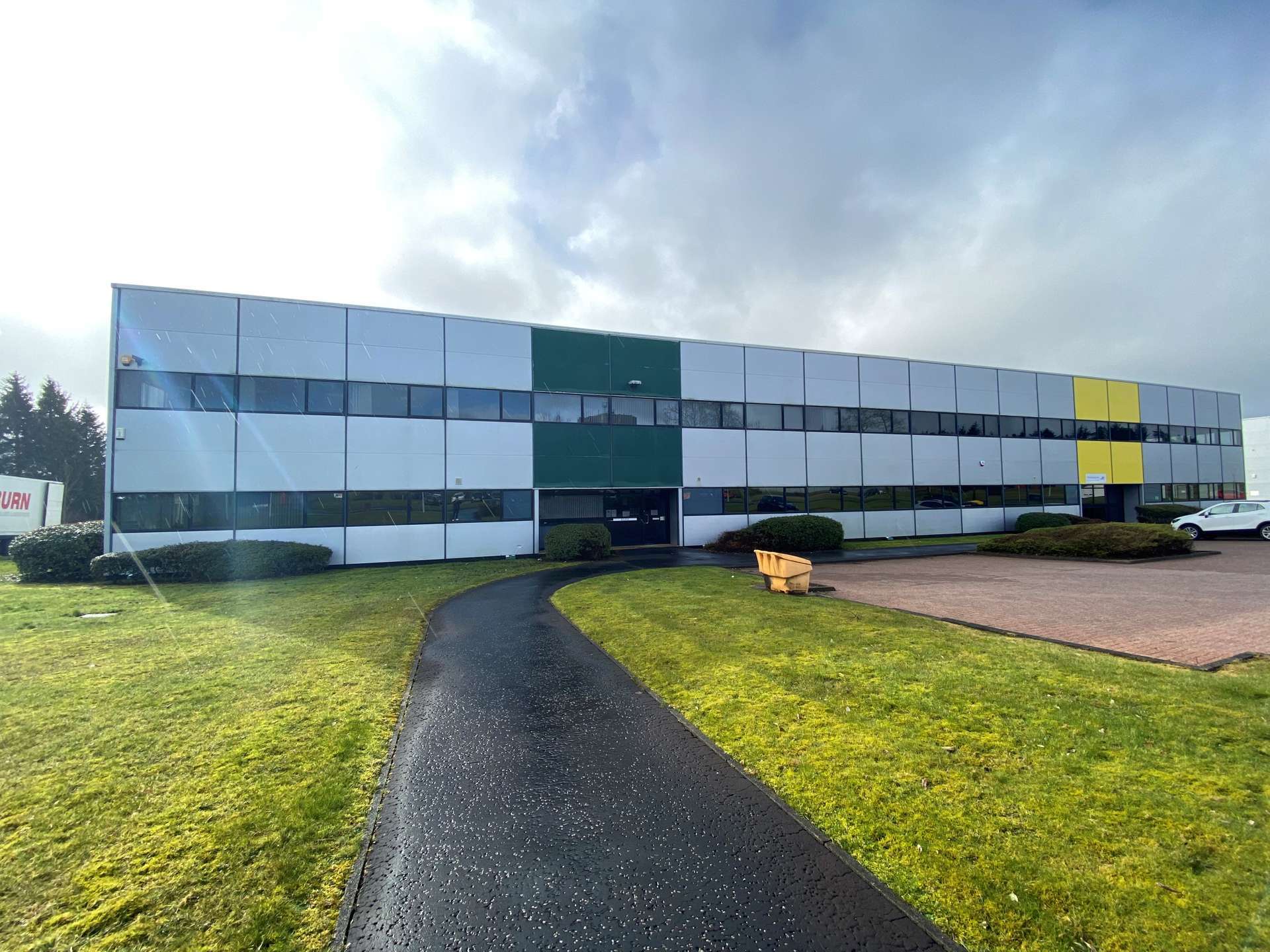 1-3 Langlands Pl, East Kilbride for lease Building Photo- Image 1 of 6