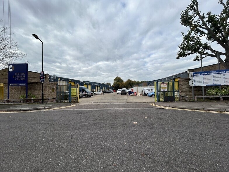 1-31 Etloe Rd, London for lease - Building Photo - Image 2 of 7