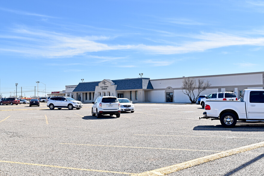 5300-5302 Avenue Q, Lubbock, TX for lease - Building Photo - Image 1 of 8