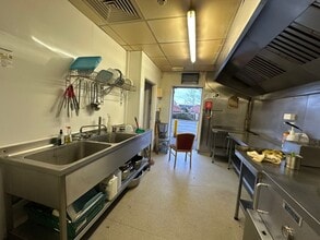 Berry Hl, Mansfield for lease Interior Photo- Image 2 of 4