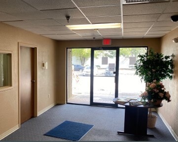 1969 W 9th St, Riviera Beach, FL for sale - Interior Photo - Image 3 of 9