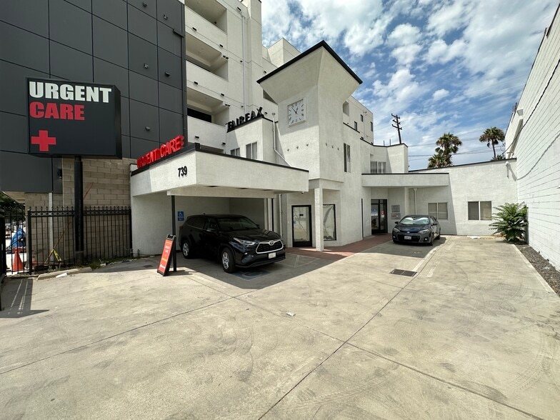 739-741 N Fairfax Ave, Los Angeles, CA for lease - Building Photo - Image 3 of 14
