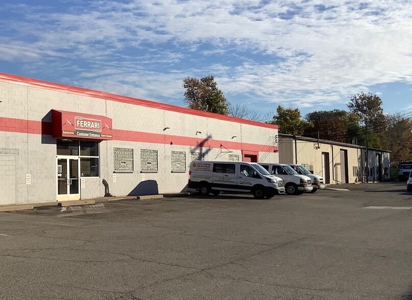 148 N Groesbeck Hwy, Mount Clemens, MI for lease - Building Photo - Image 1 of 3