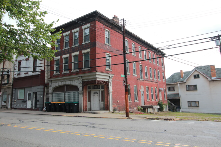 900 Island Ave, Mc Kees Rocks, PA for sale - Building Photo - Image 1 of 36