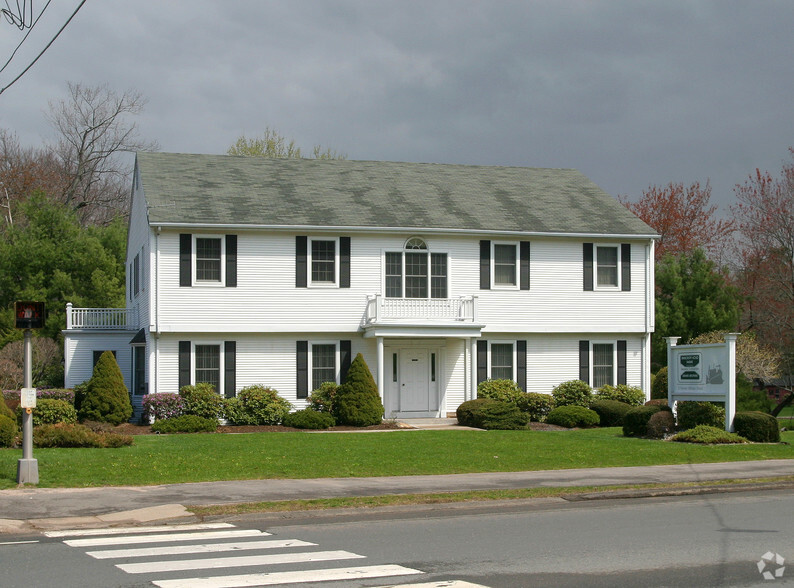 2 Farms Village Rd, Simsbury, CT for sale - Building Photo - Image 3 of 4