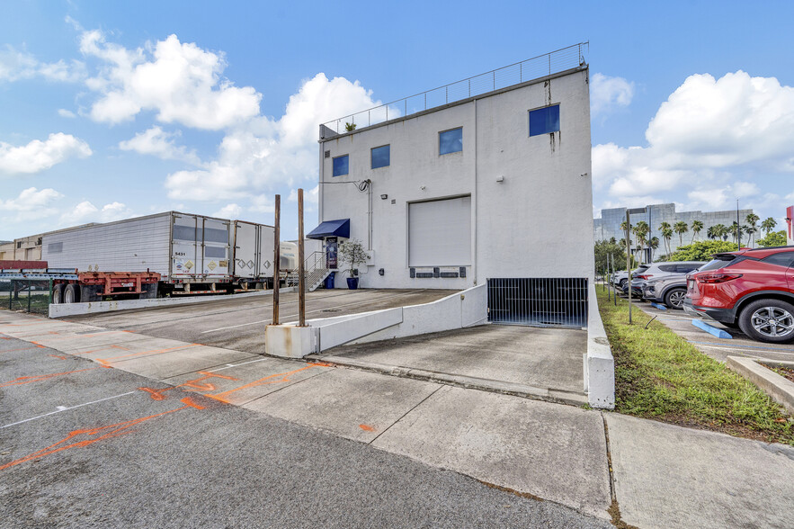 5465 NW 36th St, Miami, FL for lease - Building Photo - Image 2 of 47