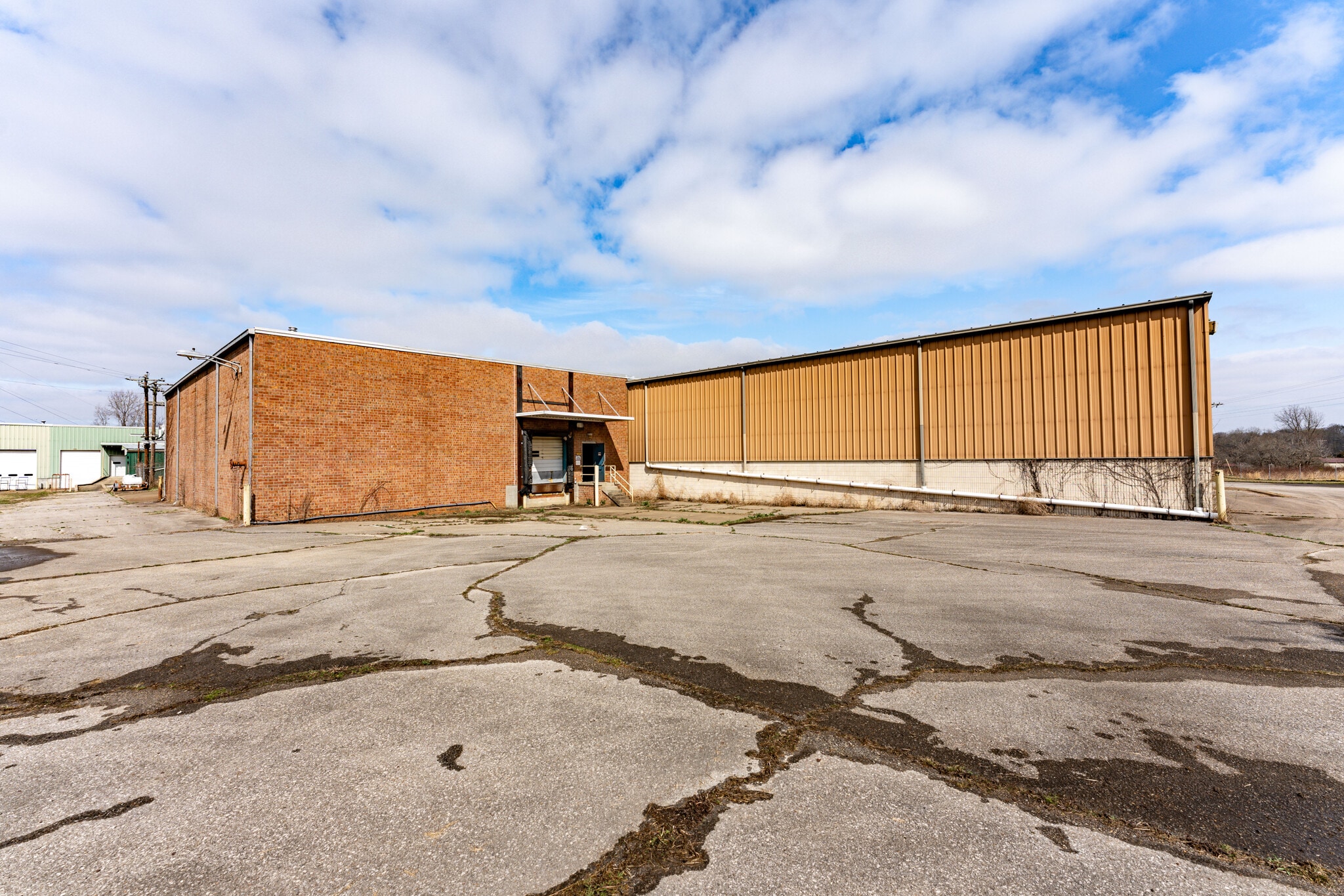200 Universal Dr, Centerville, TN for lease Primary Photo- Image 1 of 44
