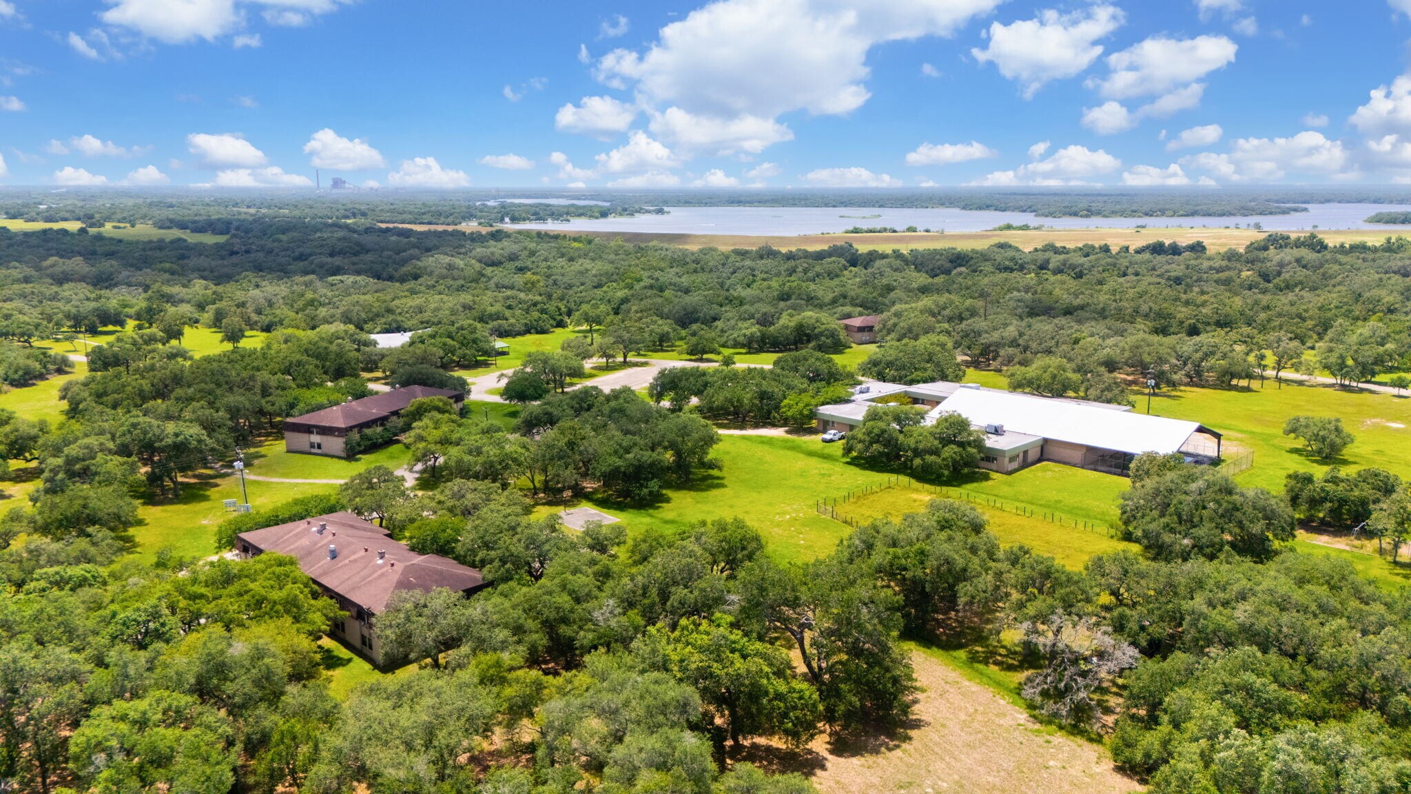 120 David Wade Dr, Victoria, TX for sale Primary Photo- Image 1 of 39