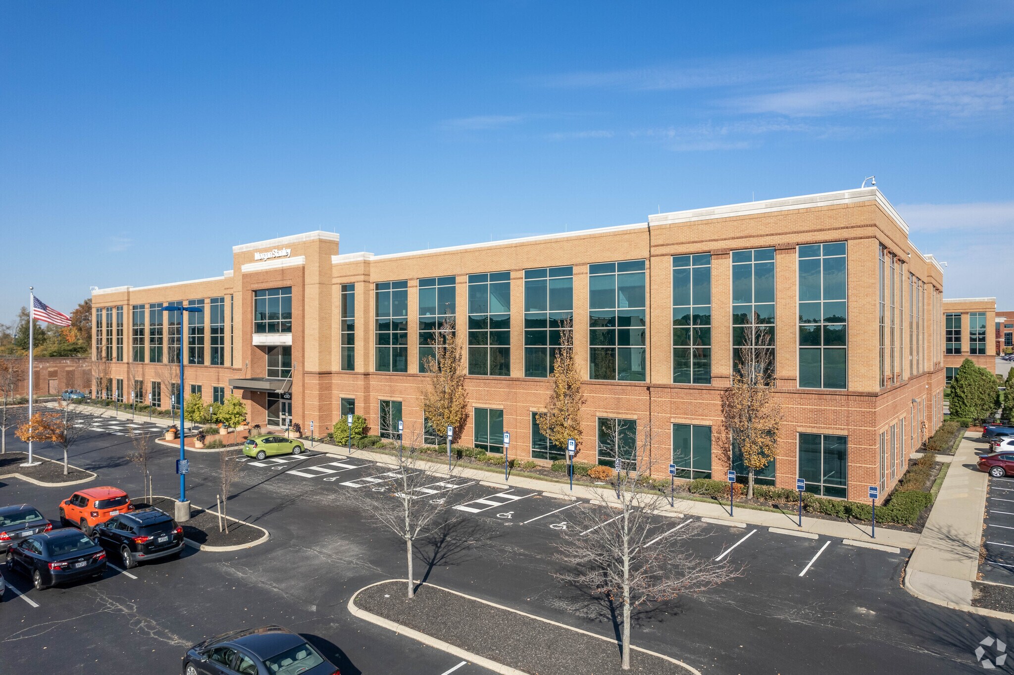 4343 Easton Commons, Columbus, OH for lease Primary Photo- Image 1 of 14