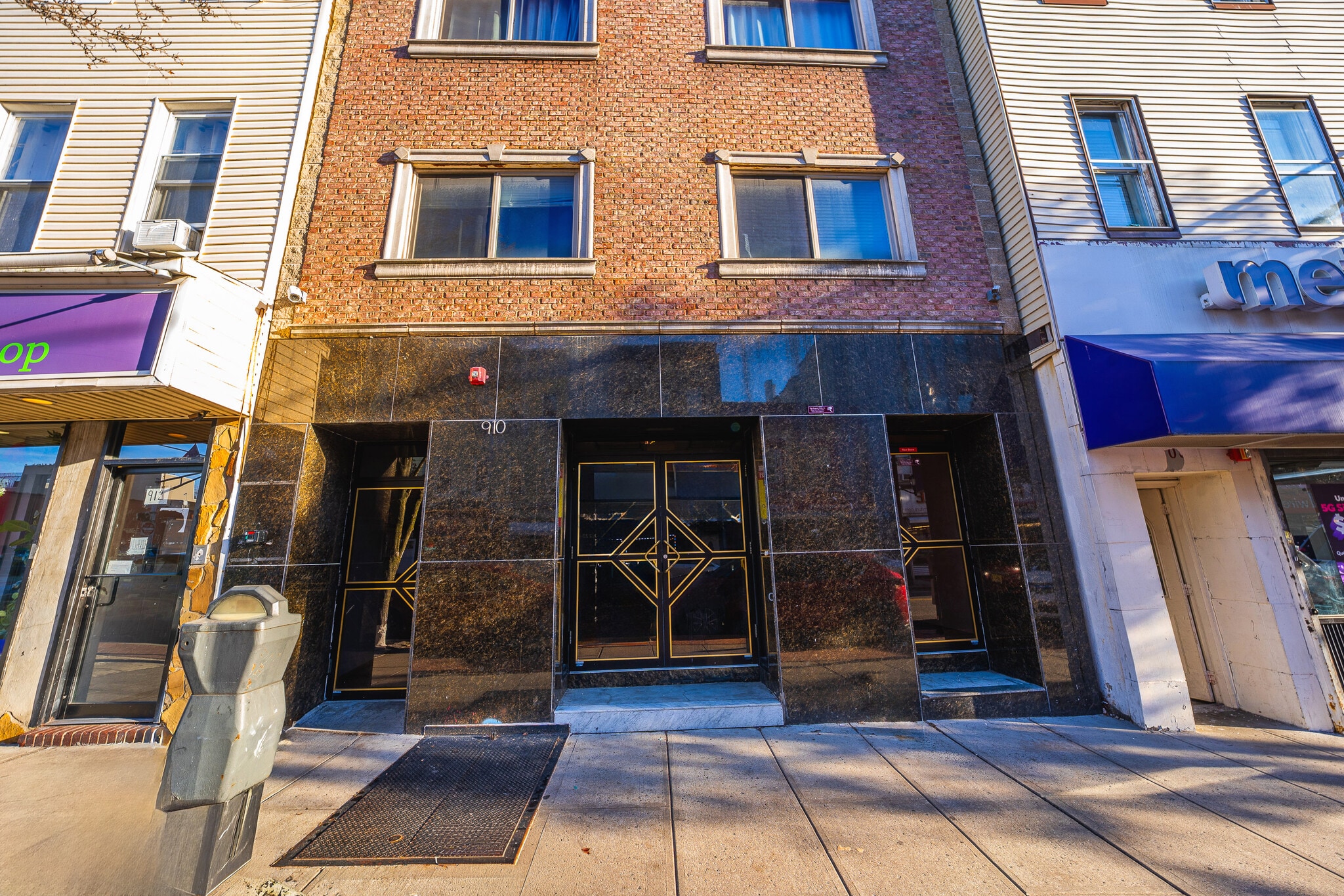 910 SUMMIT Ave, Union City, NJ for sale Building Photo- Image 1 of 19