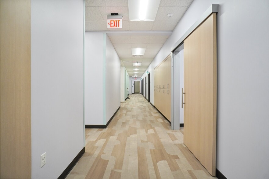 6825 Manhattan Blvd, Fort Worth, TX for sale - Interior Photo - Image 3 of 19