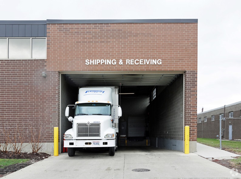 545-549 W Lake St, Elmhurst, IL for lease - Building Photo - Image 2 of 11