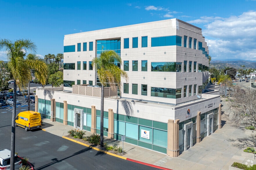 488 E Valley Pky, Escondido, CA for lease - Building Photo - Image 2 of 35