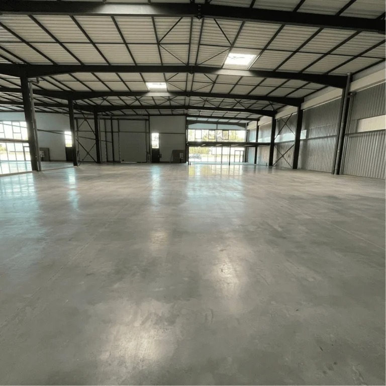 Flex in Ambérieux for lease Interior Photo- Image 1 of 3