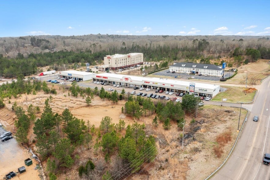 1550 Jameson Dr, Grenada, MS for lease - Building Photo - Image 3 of 8