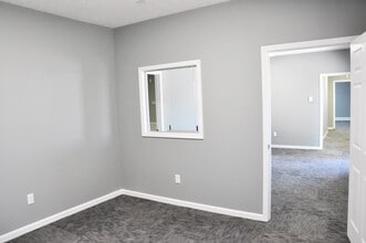 101 Woodhill Ln, Frankfort, KY for lease Interior Photo- Image 2 of 16