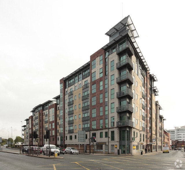 156 Chapel St, Salford for sale - Primary Photo - Image 1 of 1